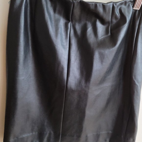 Aritzia Talula Saltwell Skirt Faux Leather - Picture 3 of 4